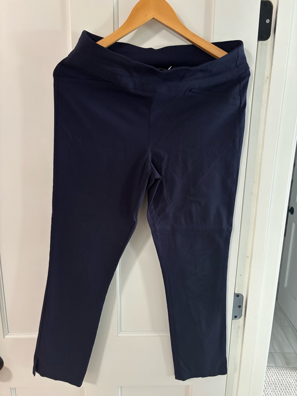 Joe B- brand Navy Cropped Pull-On Stretch Pants
